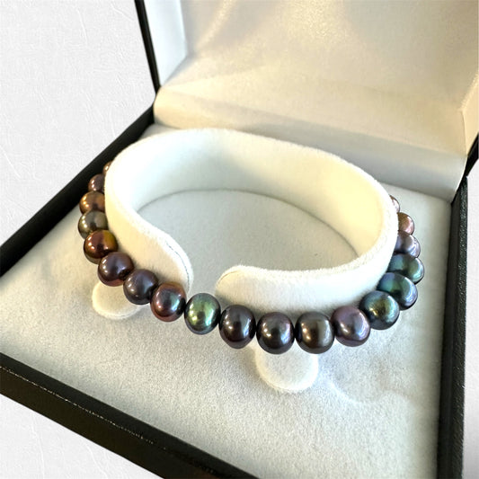 Genuine green peacock dyed black pearl bracelet elastic stretch