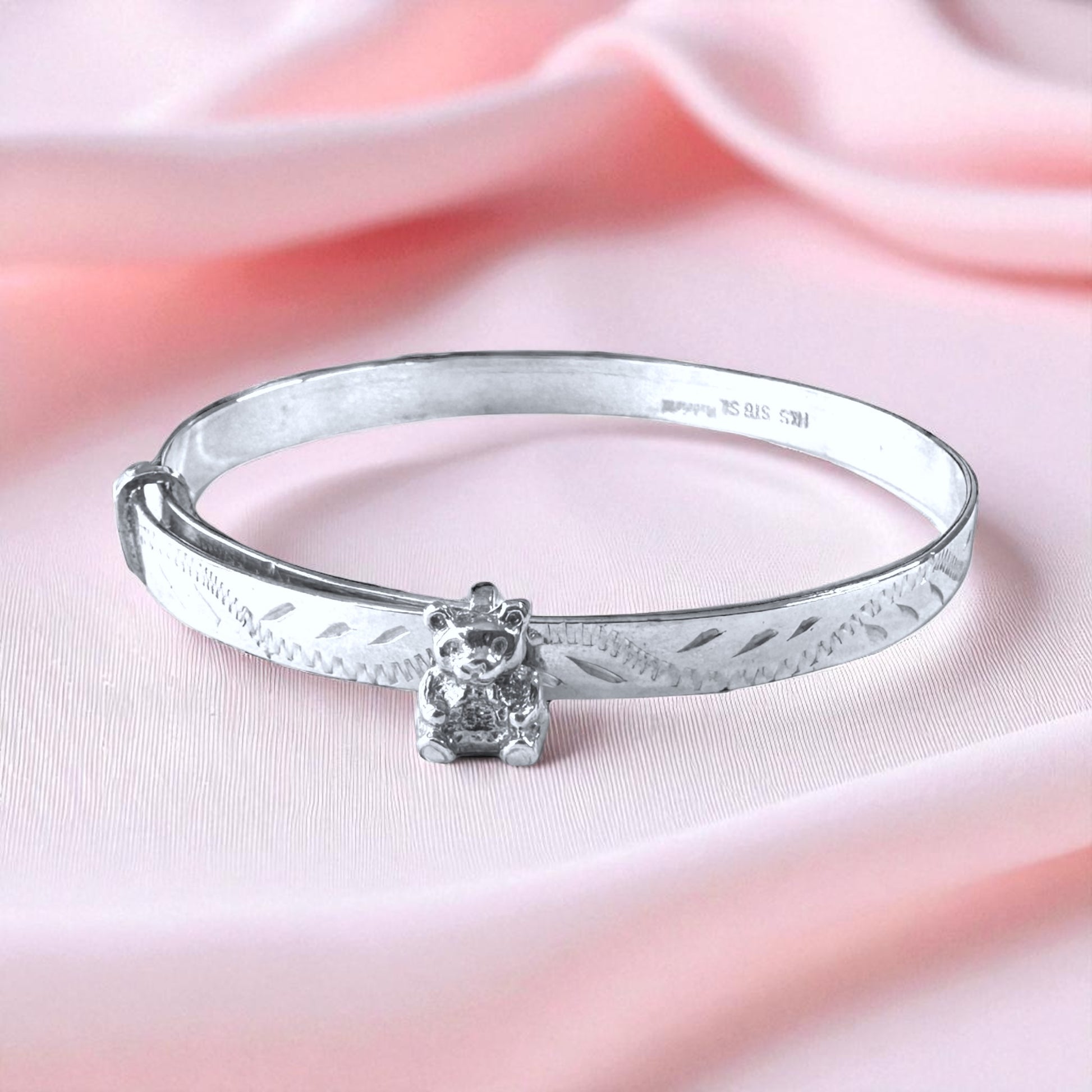 Sterling silver stg baby childrens expandable bangle bracelet with teddy bear engraving